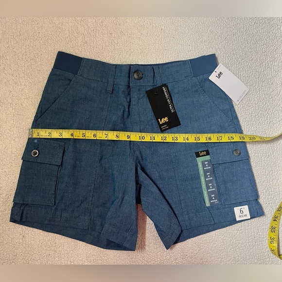 NWT LEE MID RISE CHAMBRAY COMFORT SHORTS SIZE 4 / M WOMENS - Picture 8 of 8